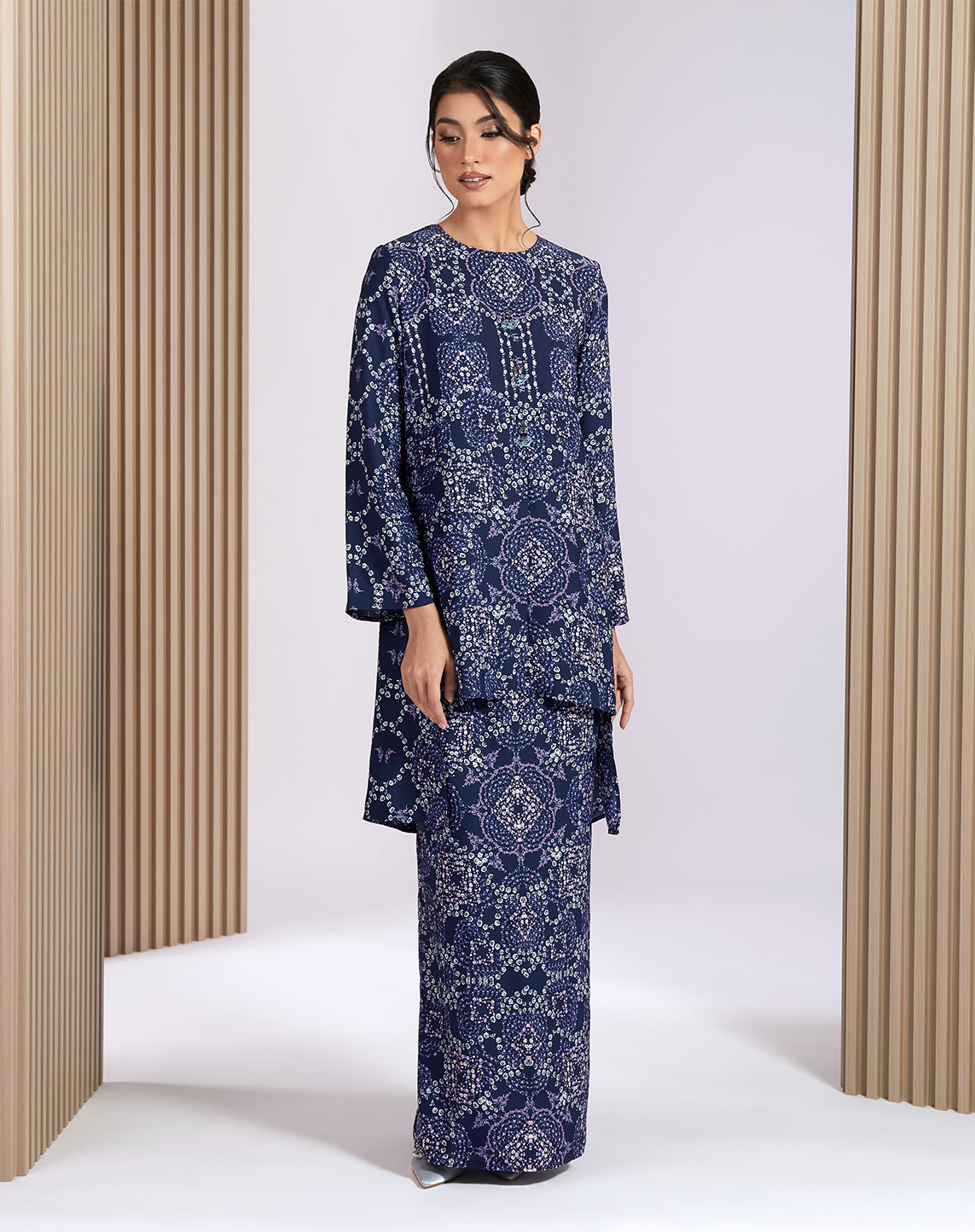SALWA BAJU KURUNG IN NAVY BLUE